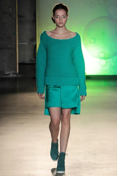 Look 13